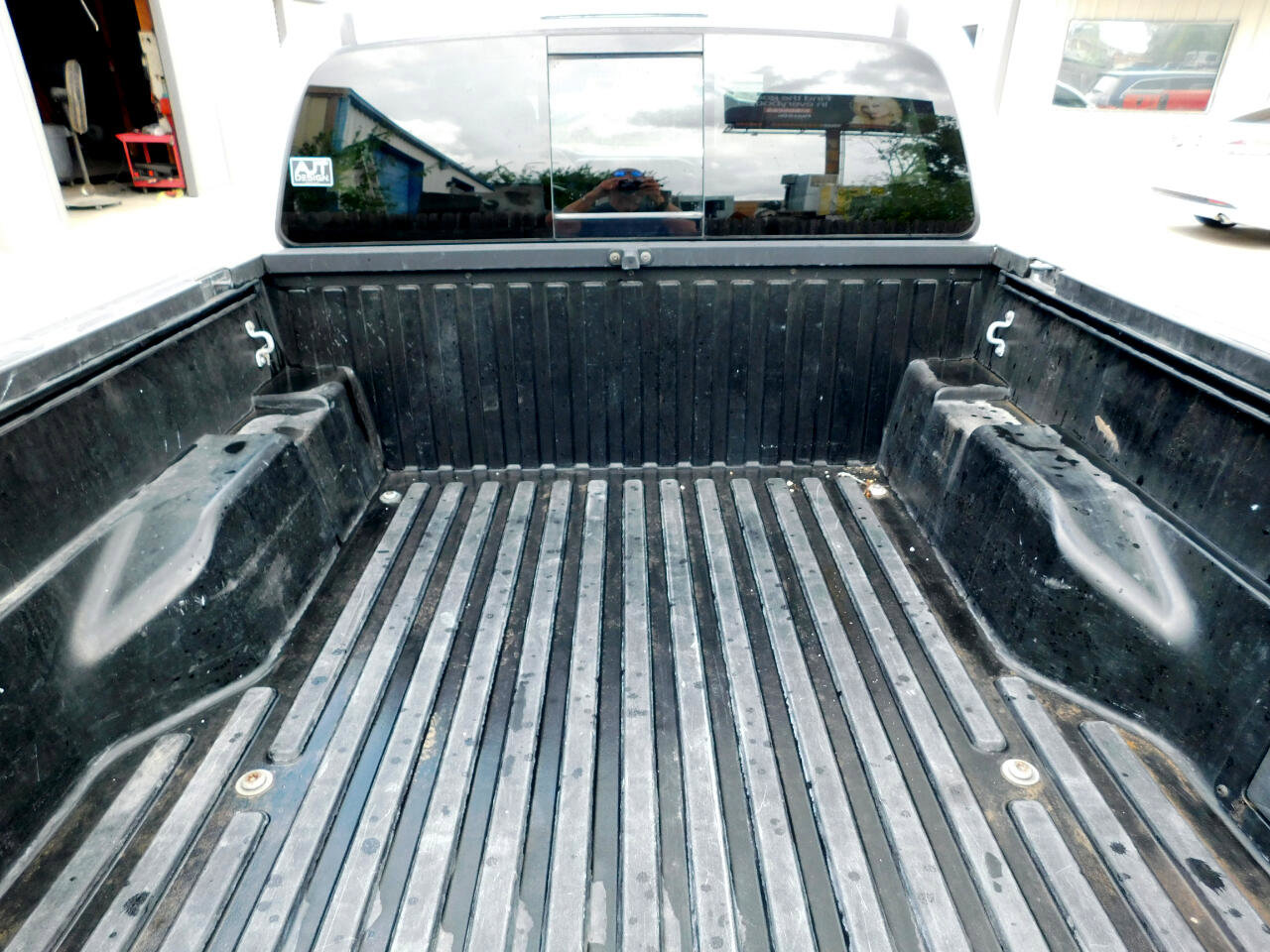 Used 2020 Toyota Tacoma Limited image 9