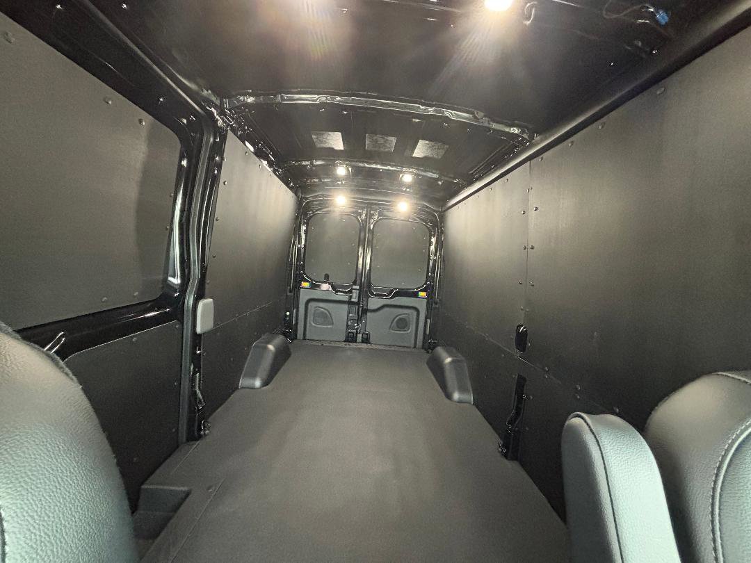 New 2025 Ford Transit 250 148 Medium Roof image 15