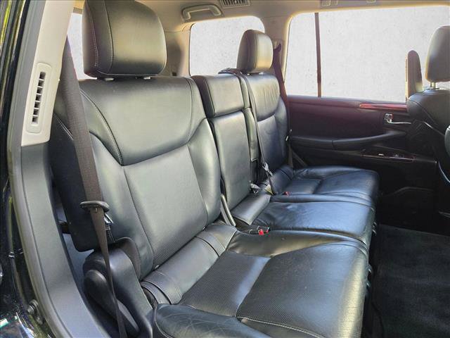 Used 2013 Lexus LX 570 4WD w/ Luxury Pkg w/Pre-crash image 21
