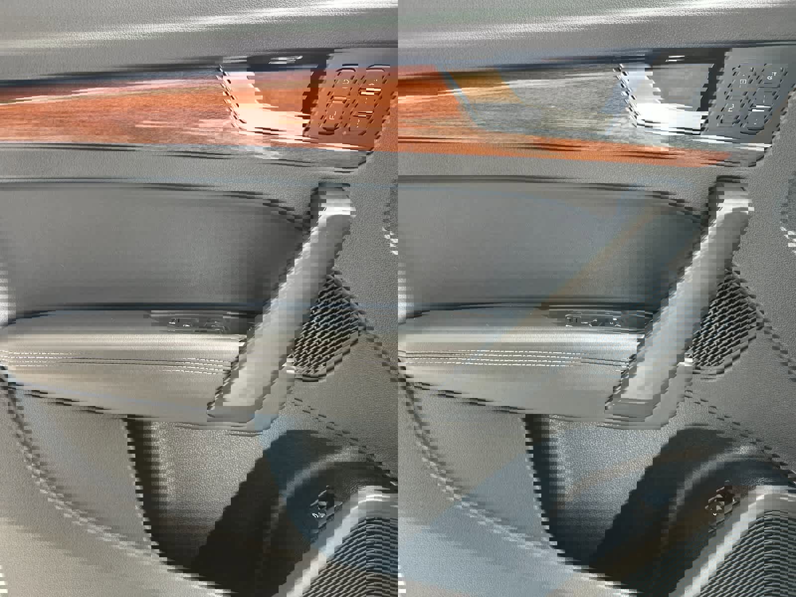 Used 2023 Audi Q5 2.0T Premium Plus w/ Premium Plus Package image 12