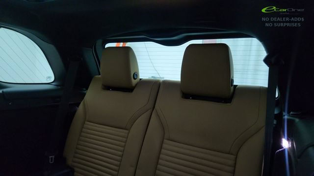 Used 2024 Land Rover Discovery Metropolitan Edition AWD/4WD image 42