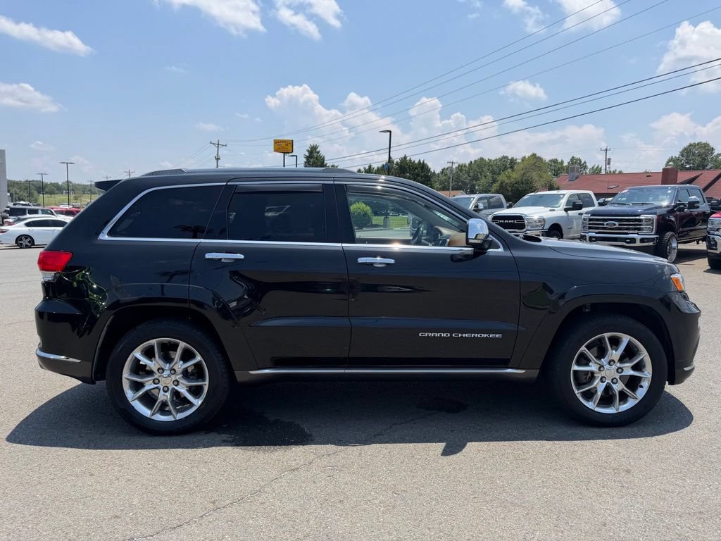 Used 2016 Jeep Grand Cherokee Summit AWD/4WD image 2