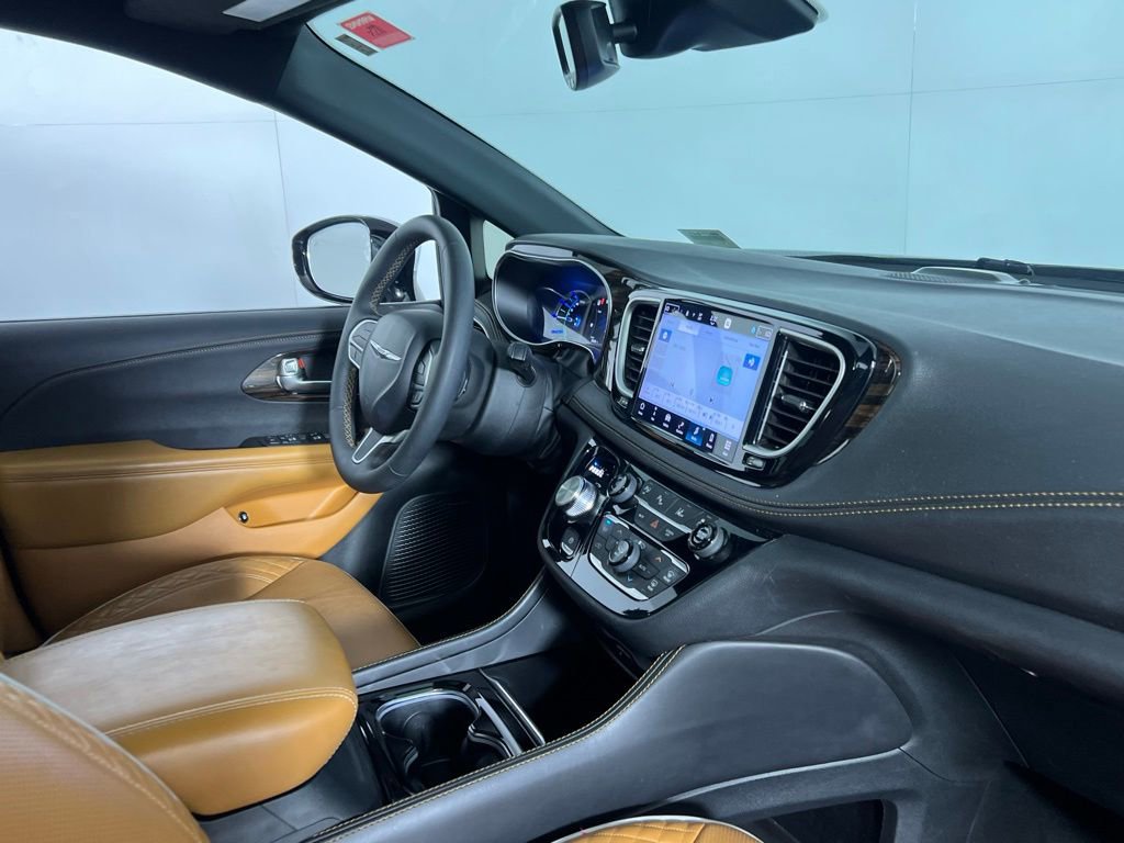 Used 2023 Chrysler Pacifica Pinnacle image 34