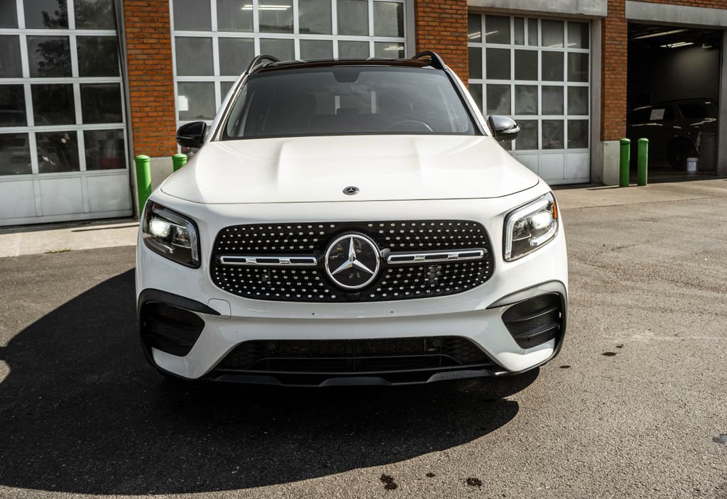 Used 2021 Mercedes-Benz GLB 250 4MATIC image 29