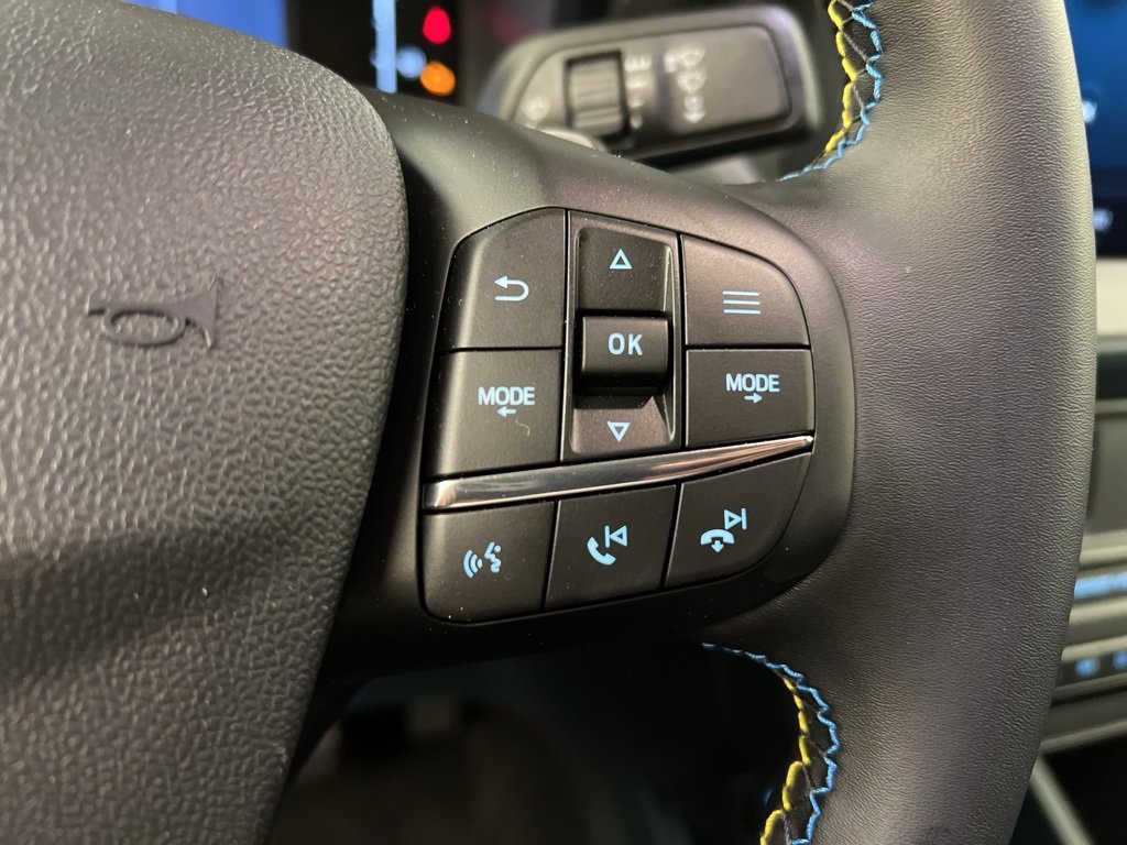 New 2025 Ford Maverick Lobo image 16