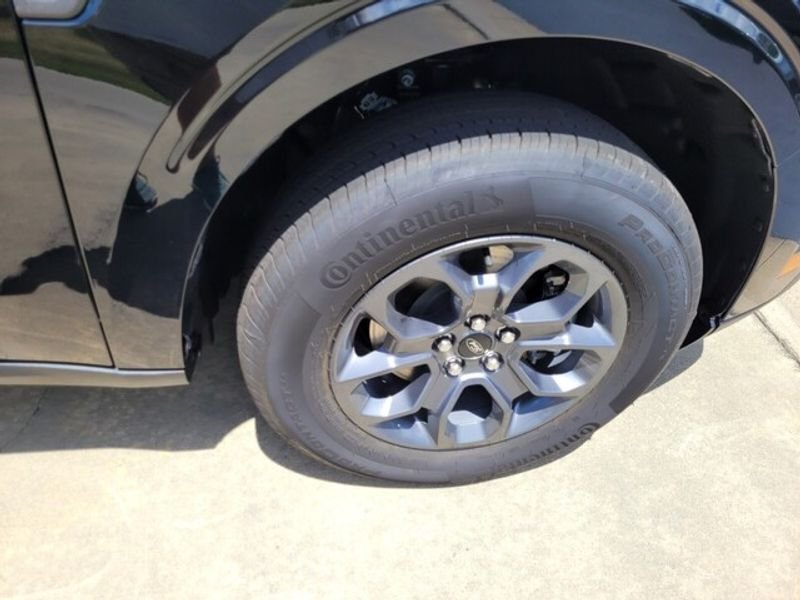 New 2025 Ford Maverick XLT w/ XLT Luxury Package FWD image 25