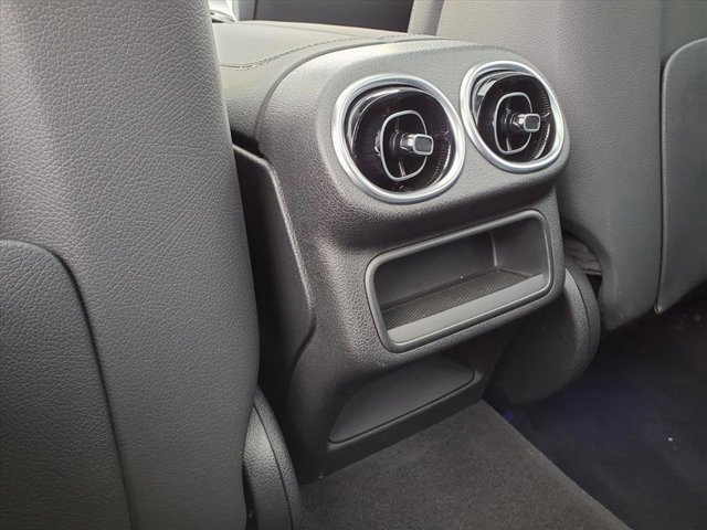 Used 2025 Mercedes-Benz GLC 300 image 19