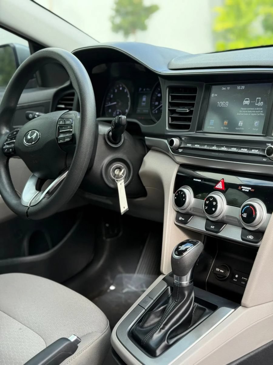 Used 2019 Hyundai Elantra SEL FWD image 14