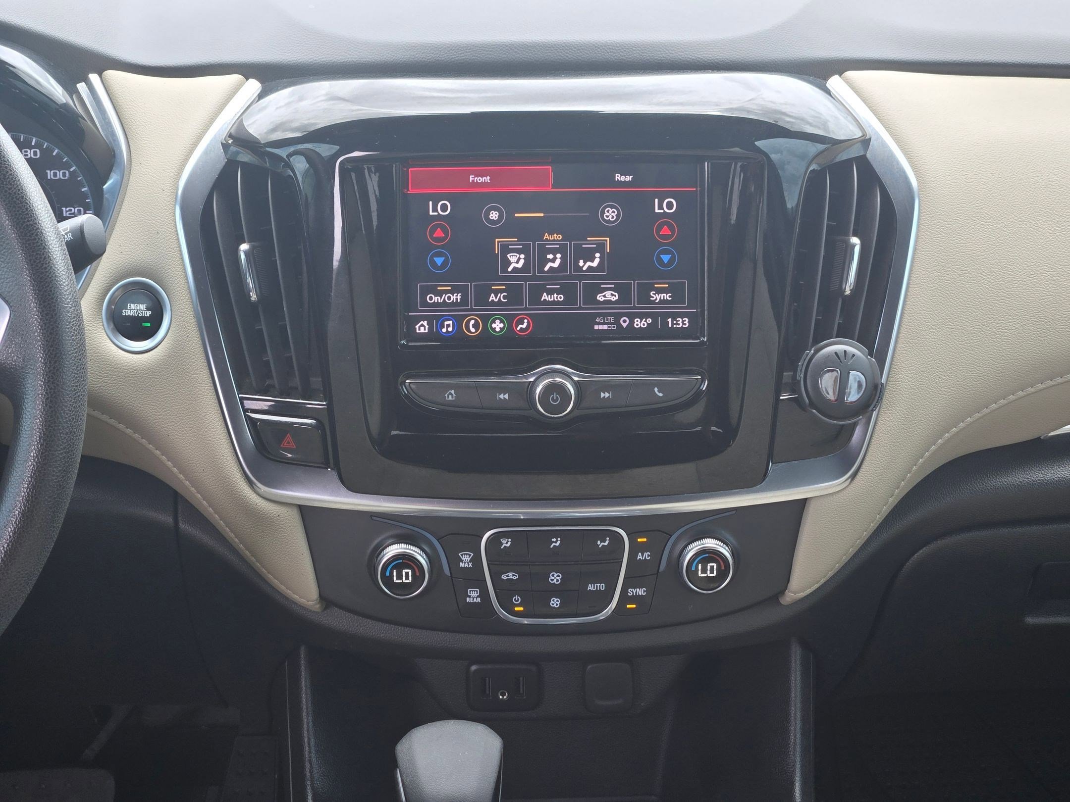 Used 2022 Chevrolet Traverse LS image 16
