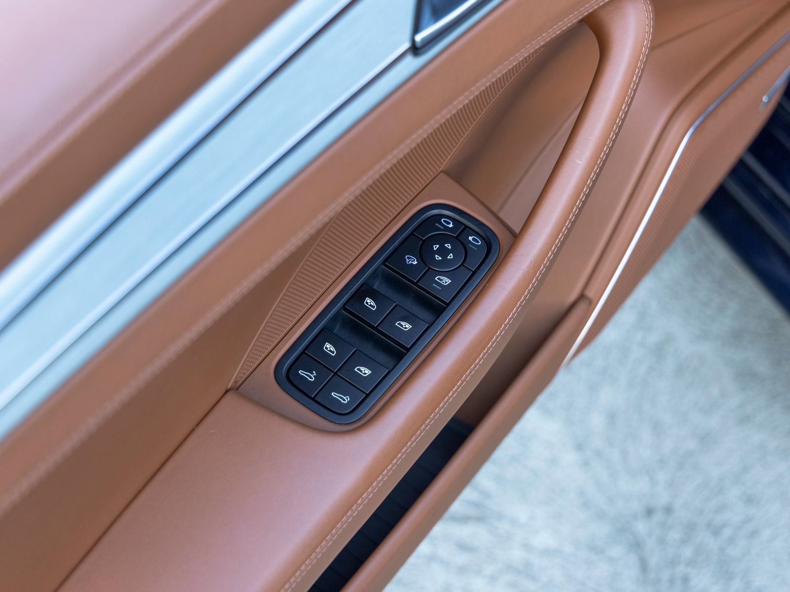 Used 2022 Porsche Panamera GTS AWD/4WD image 24