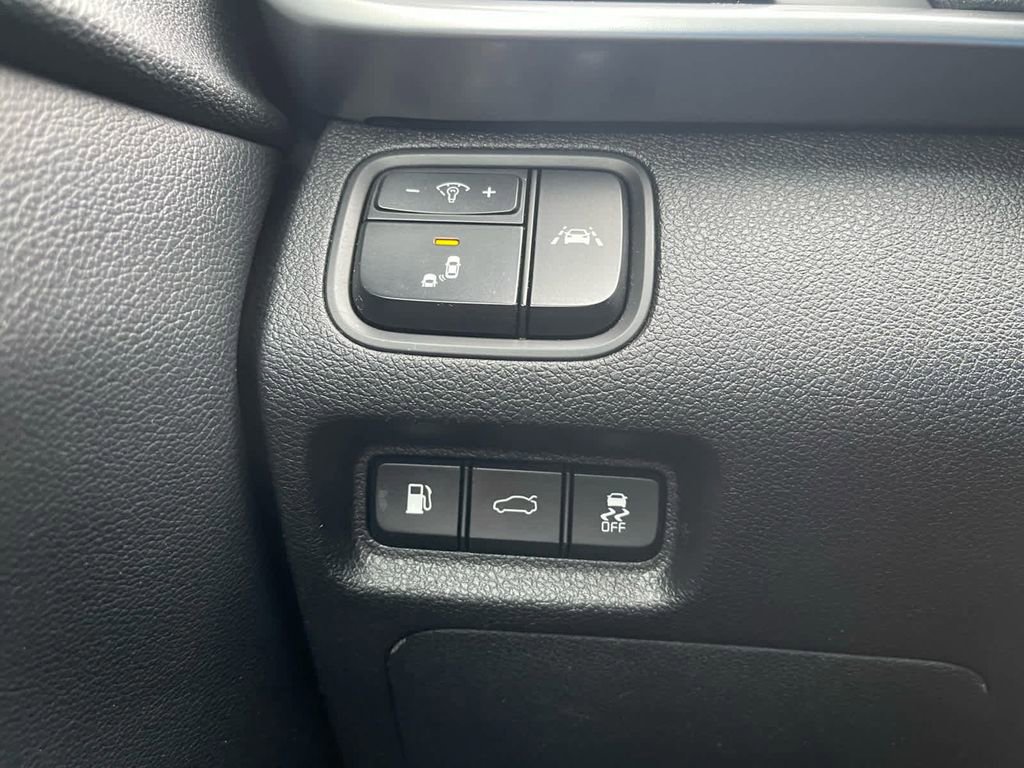 Used 2020 Kia Optima LX image 22