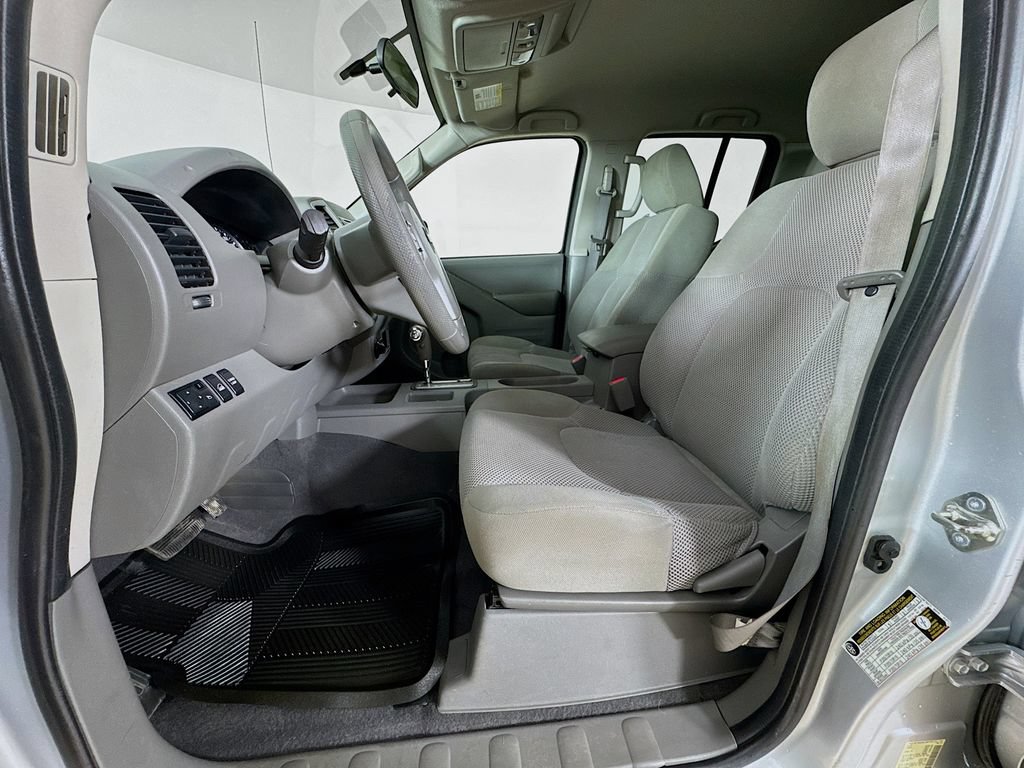 Used 2018 Nissan Frontier SV AWD/4WD image 12