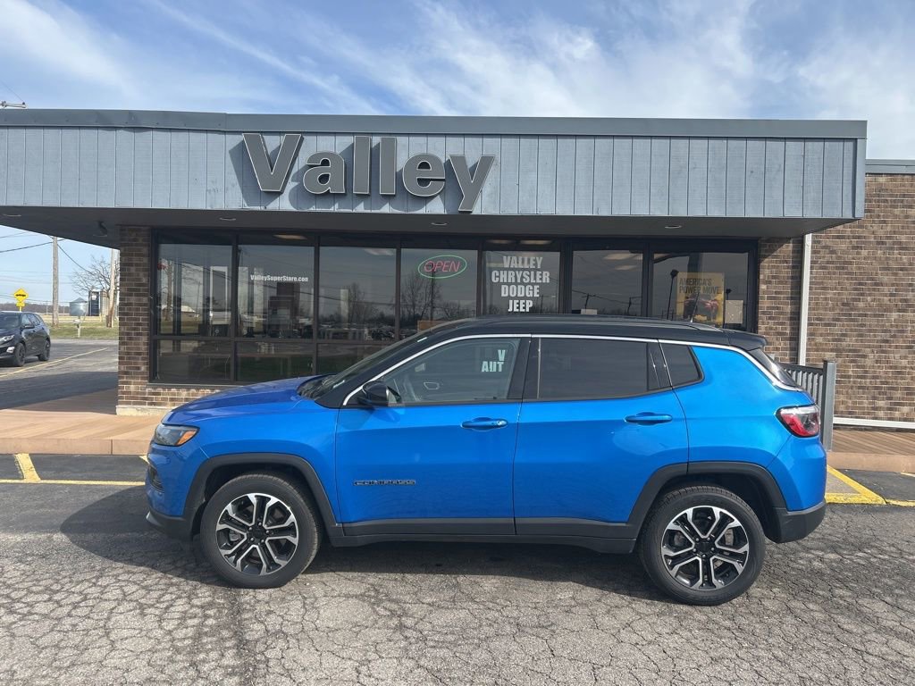 Used 2024 Jeep Compass Limited AWD/4WD image 3