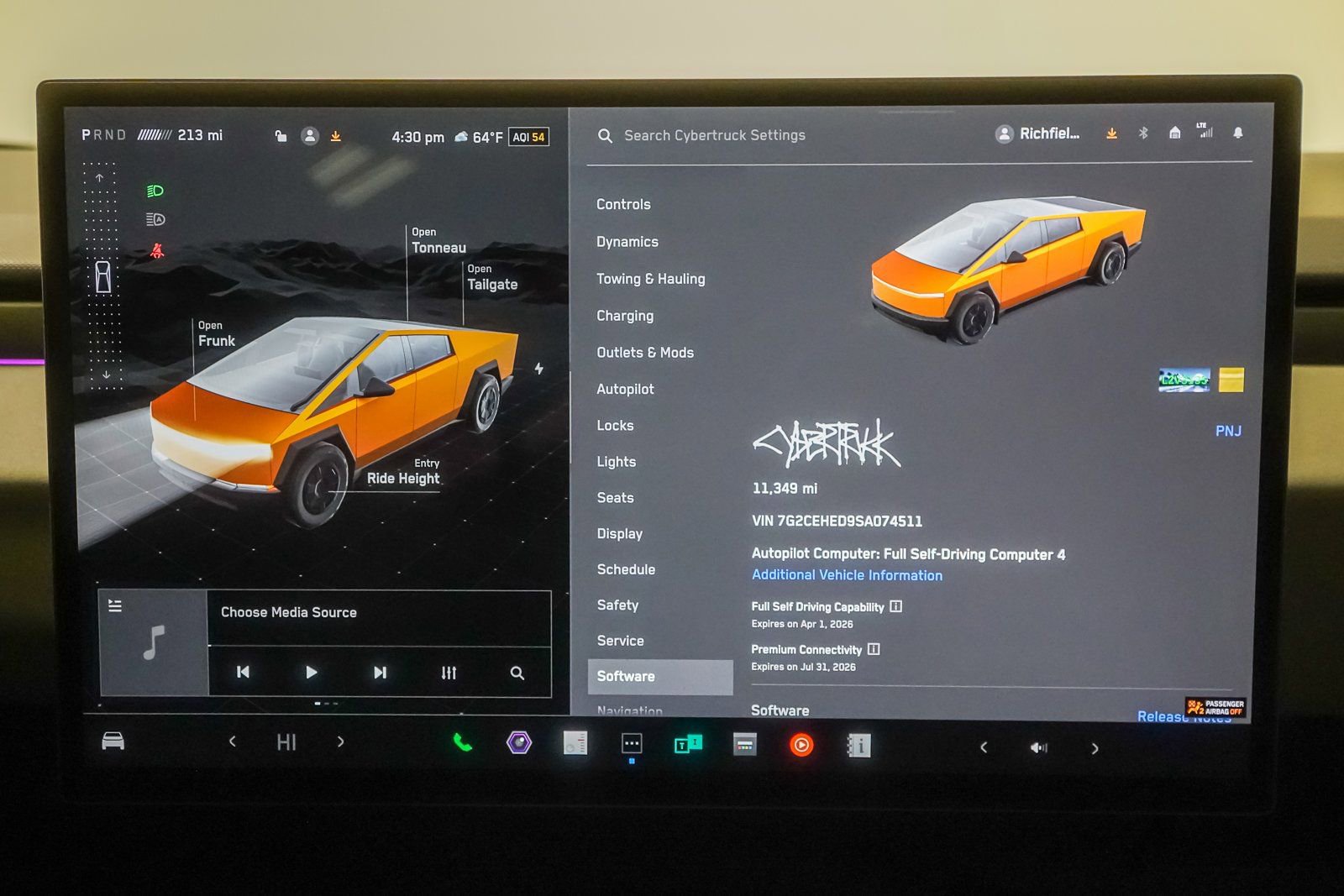Used 2025 Tesla Cybertruck AWD Crew Cab image 30