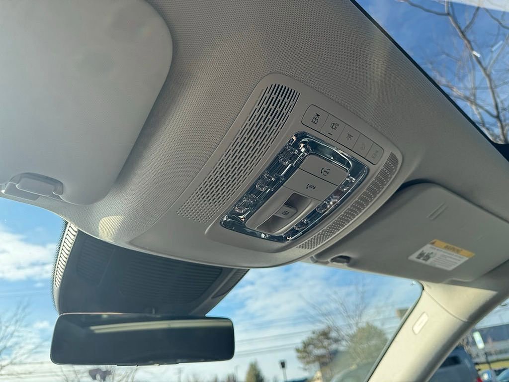 Used 2024 Mercedes-Benz GLS 450 4MATIC image 23