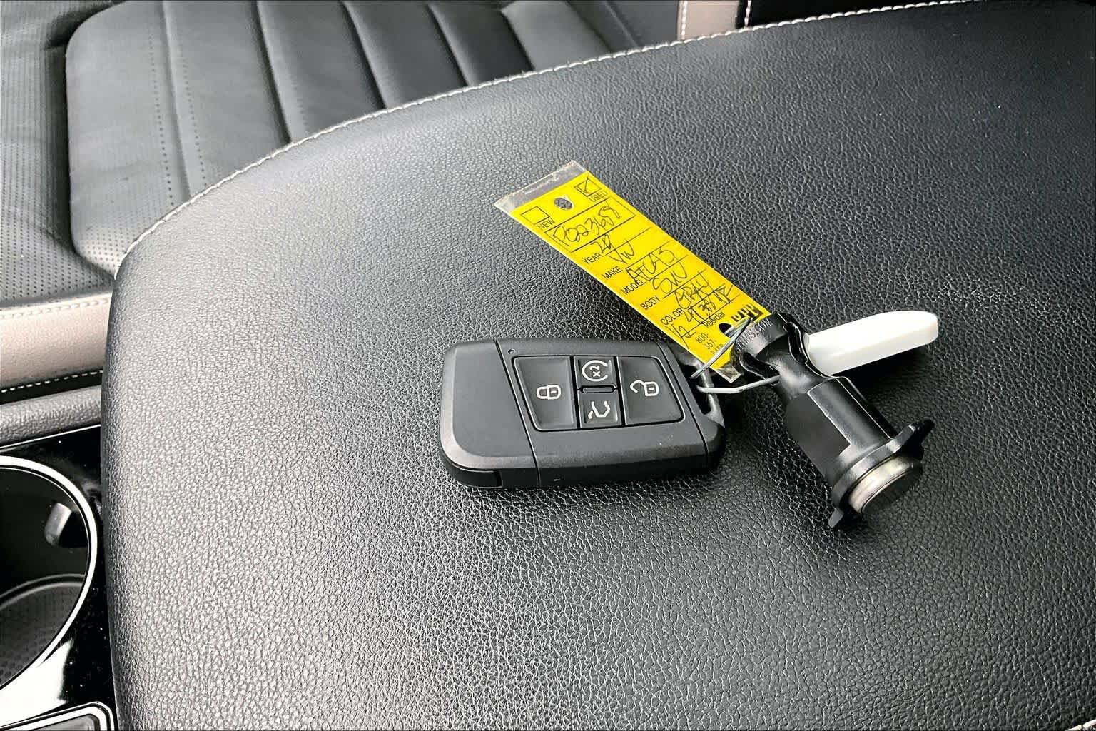 Used 2023 Volkswagen Atlas Cross Sport SEL Premium R-Line AWD/4WD image 15