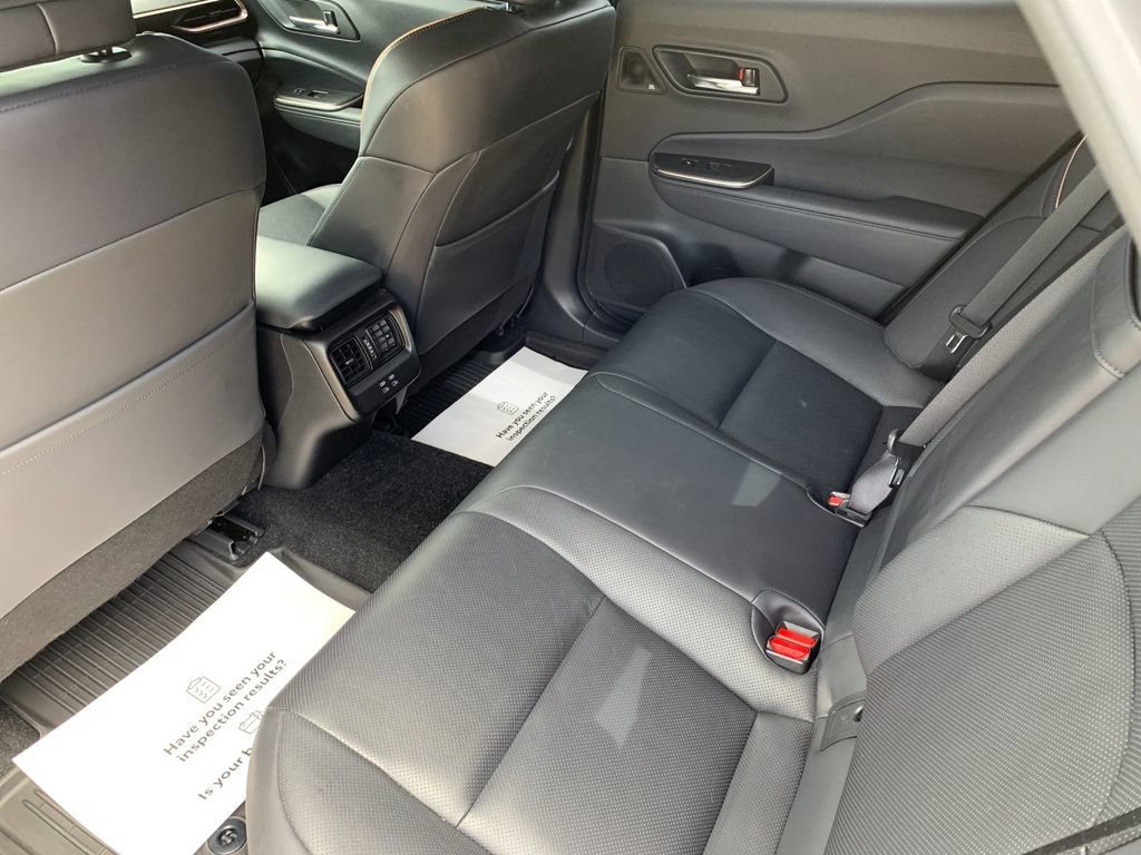 Used 2023 Toyota Crown AWD/4WD image 14