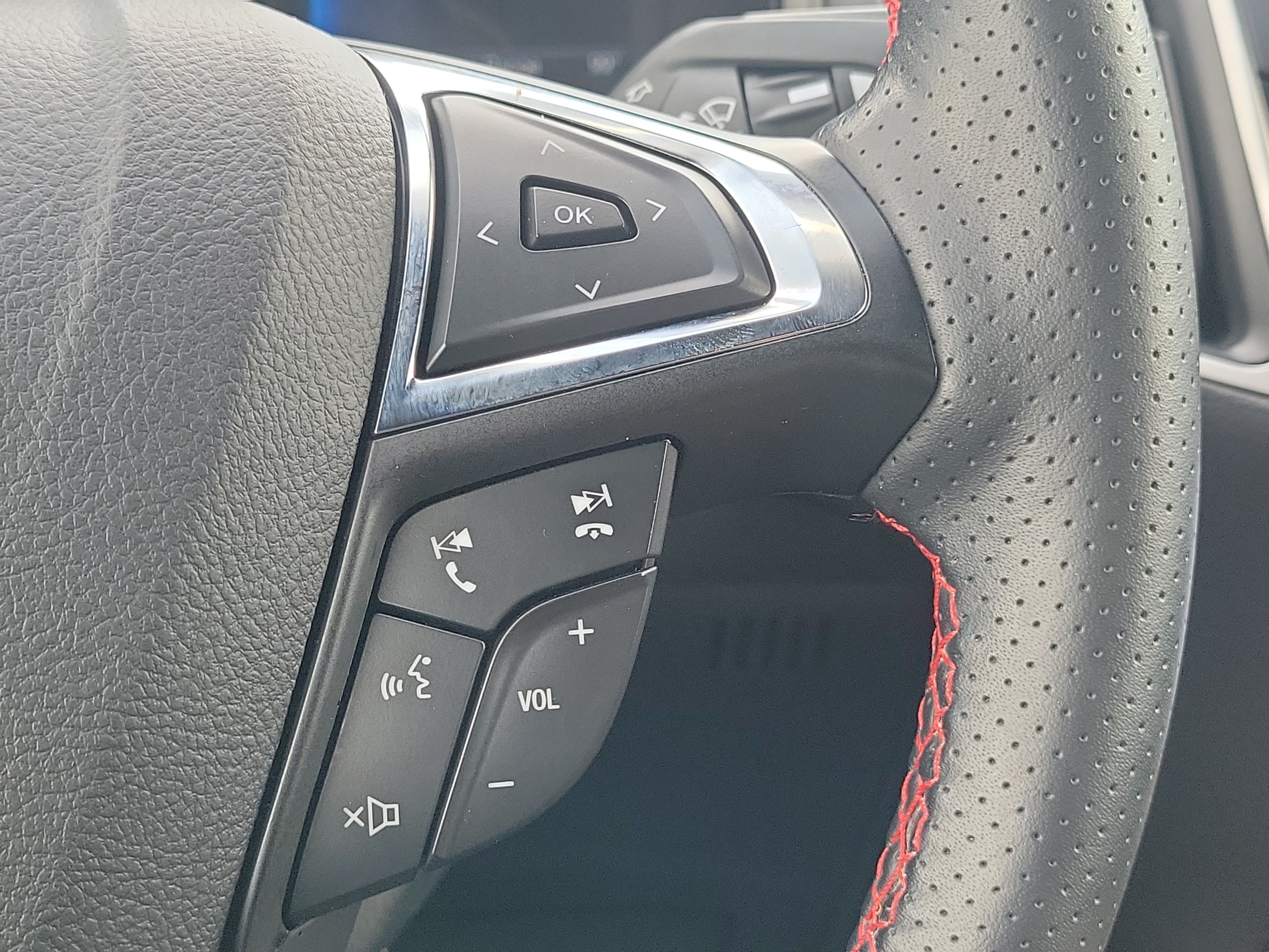 Used 2024 Ford Edge ST-Line AWD/4WD image 23