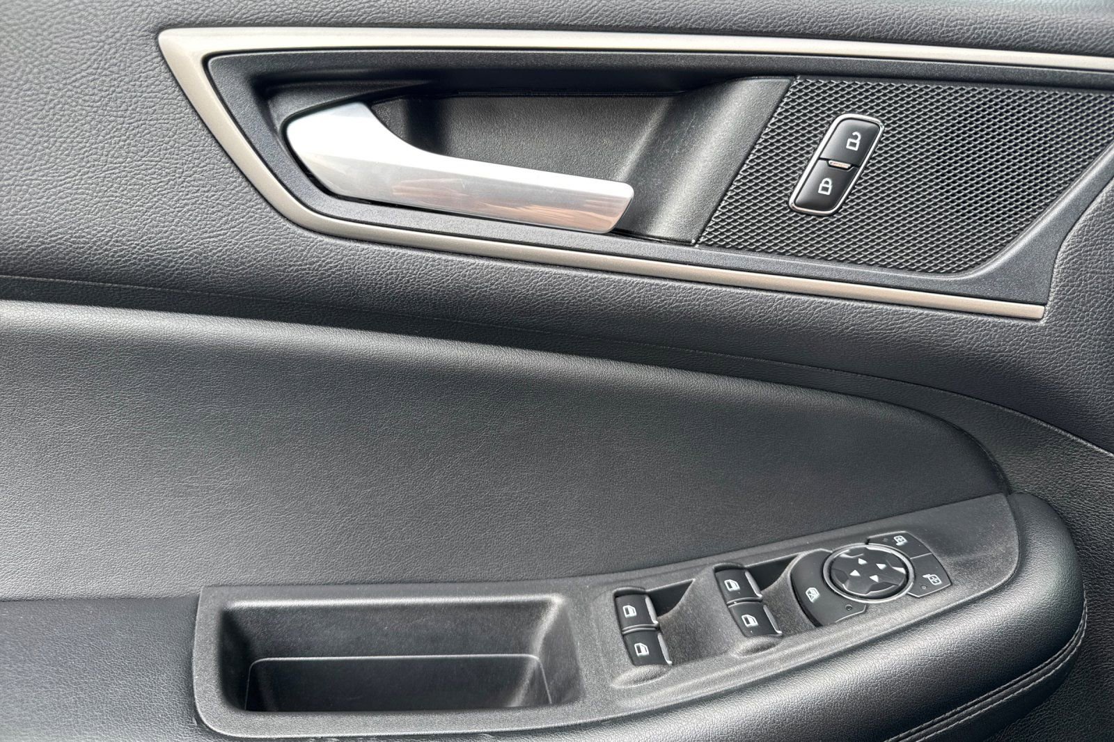 Used 2022 Ford Edge SEL image 10