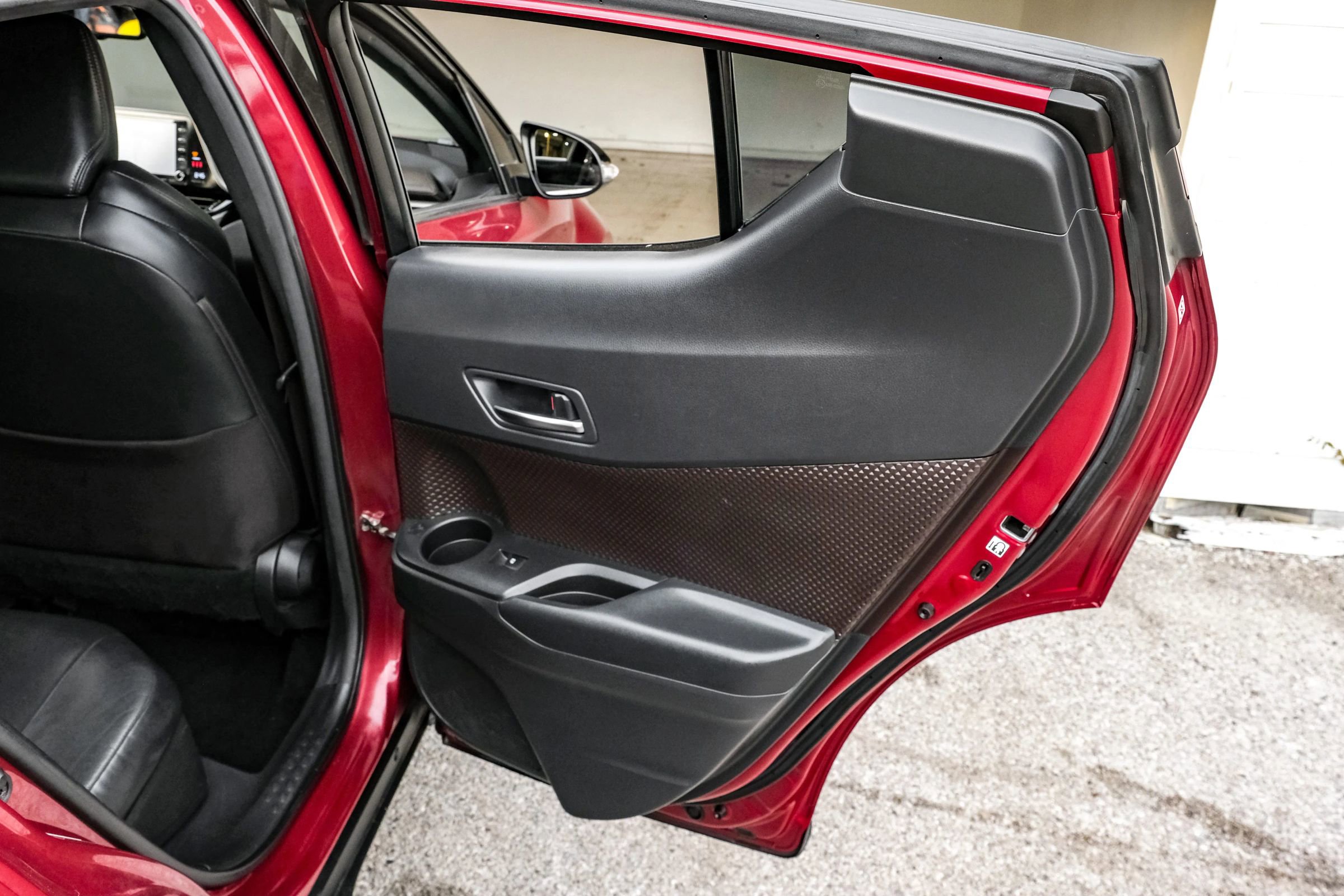 Used 2019 Toyota C-HR Limited image 45