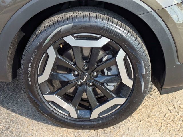 Used 2024 Kia Telluride EX w/ EX Captain's Chair Package image 11