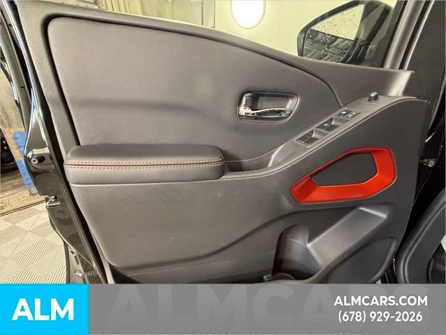 Used 2025 Nissan Frontier PRO-4X w/ Pro Convenience Package image 15