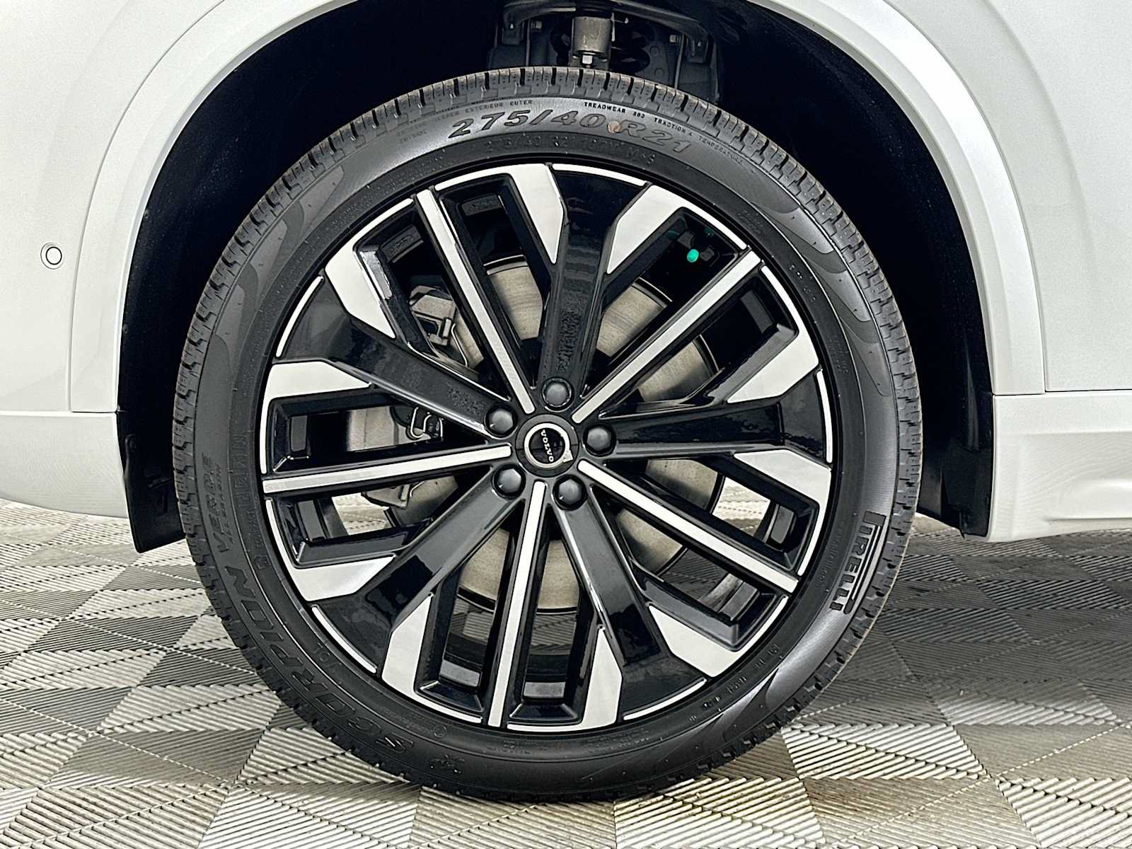 New 2026 Volvo XC90 T8 Plus w/ Protection Package Premier AWD/4WD image 30