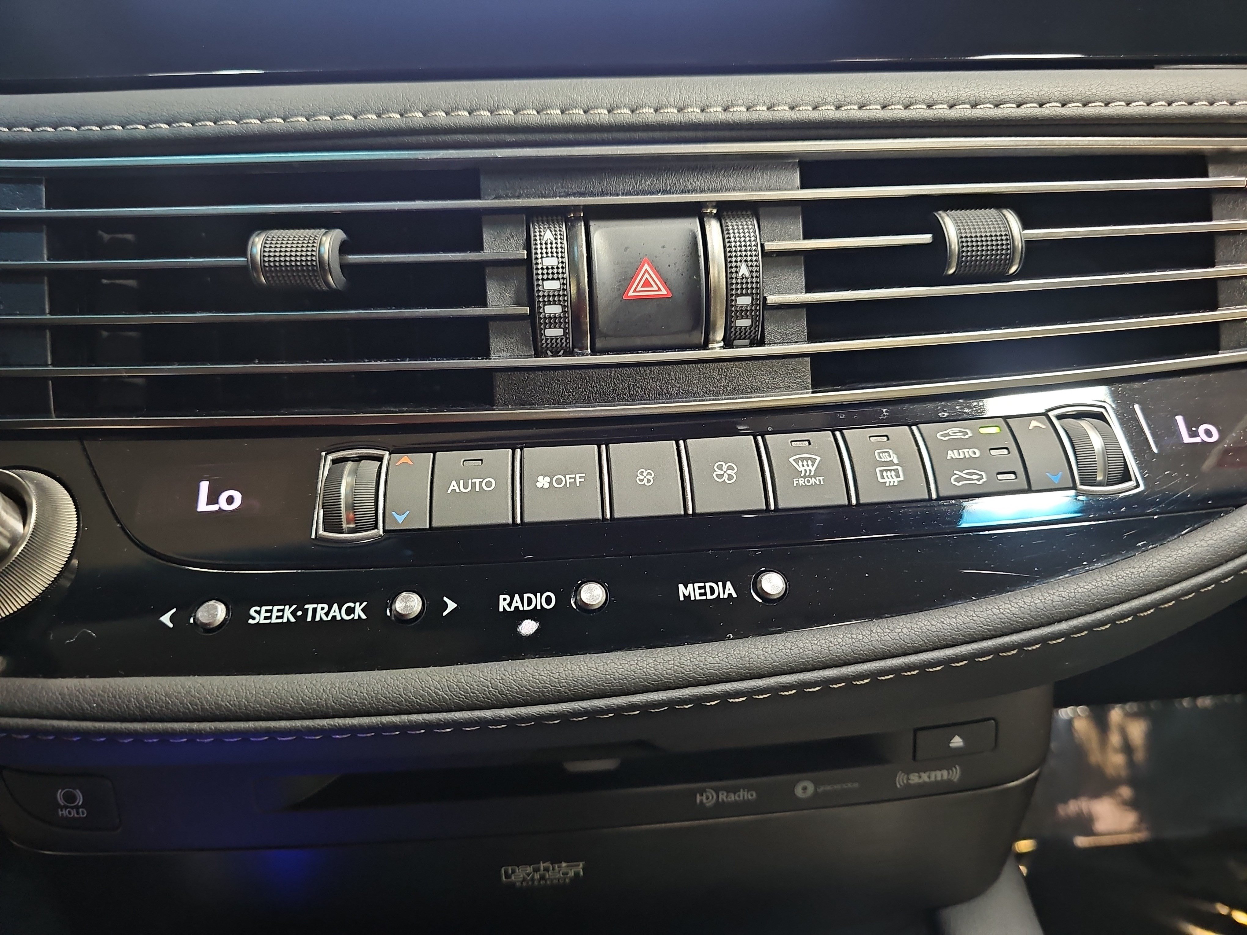 Used 2022 Lexus LS 500 RWD image 21