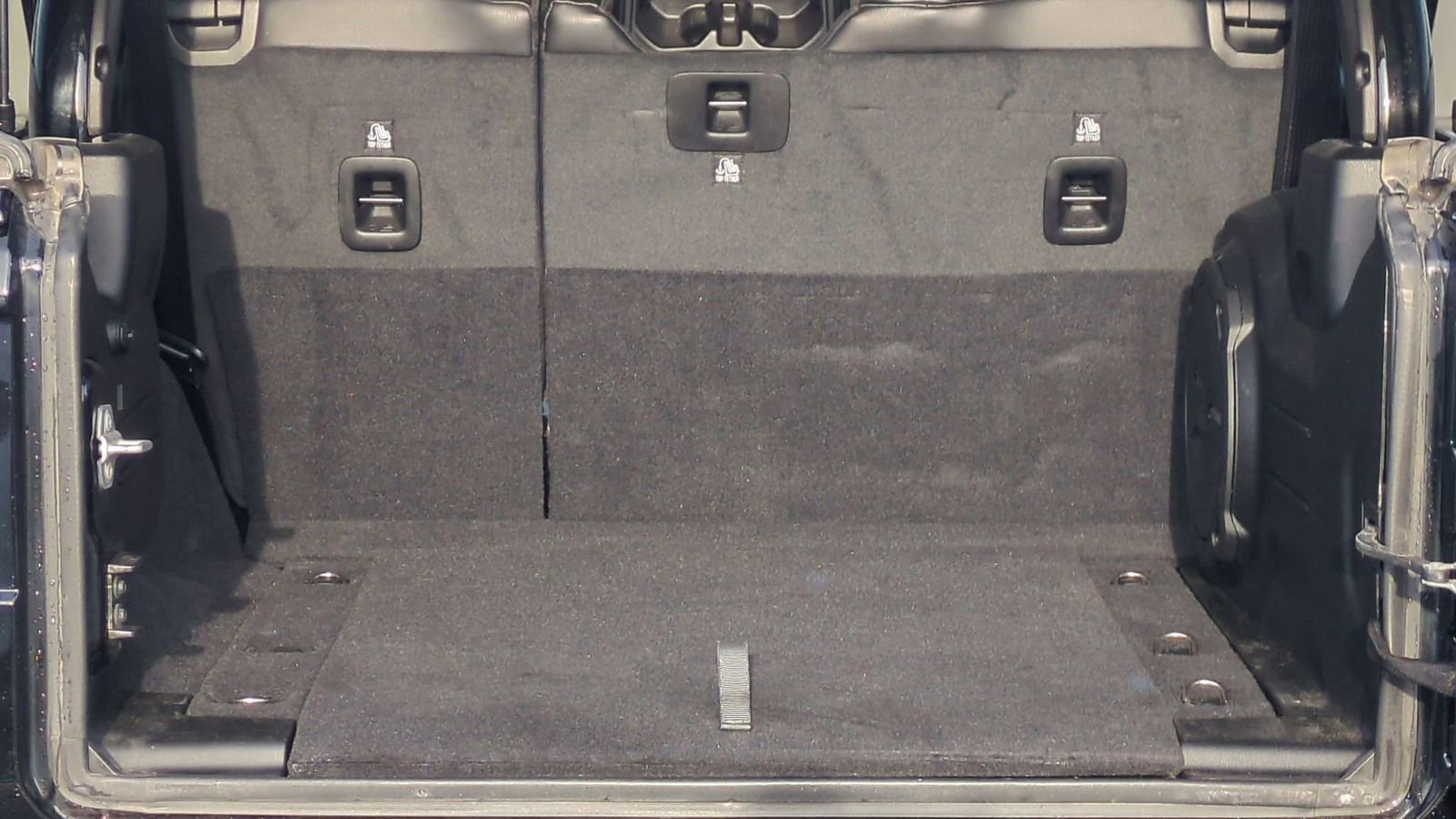 Used 2020 Jeep Wrangler Unlimited Rubicon w/ Dual Top Group image 42