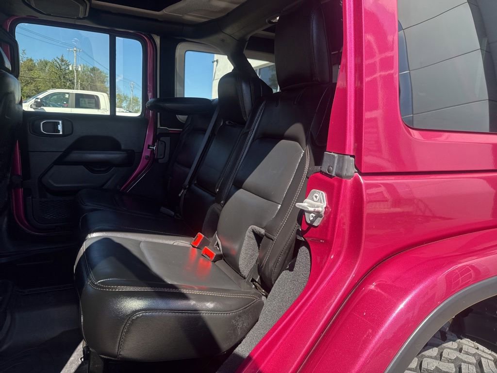Used 2022 Jeep Wrangler Unlimited Rubicon w/ Dual Top Group AWD/4WD image 22