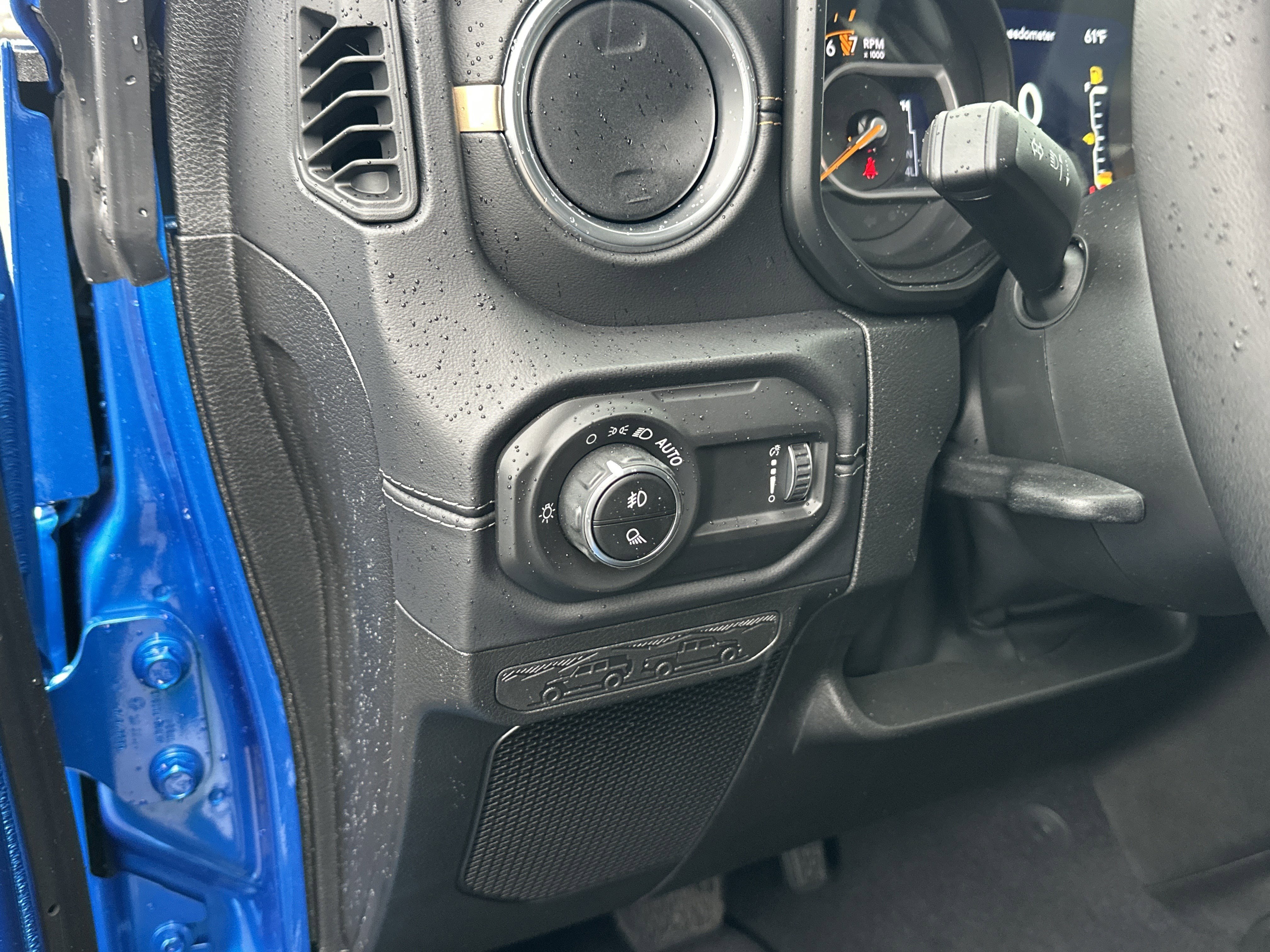 New 2025 Jeep Gladiator Sport image 16