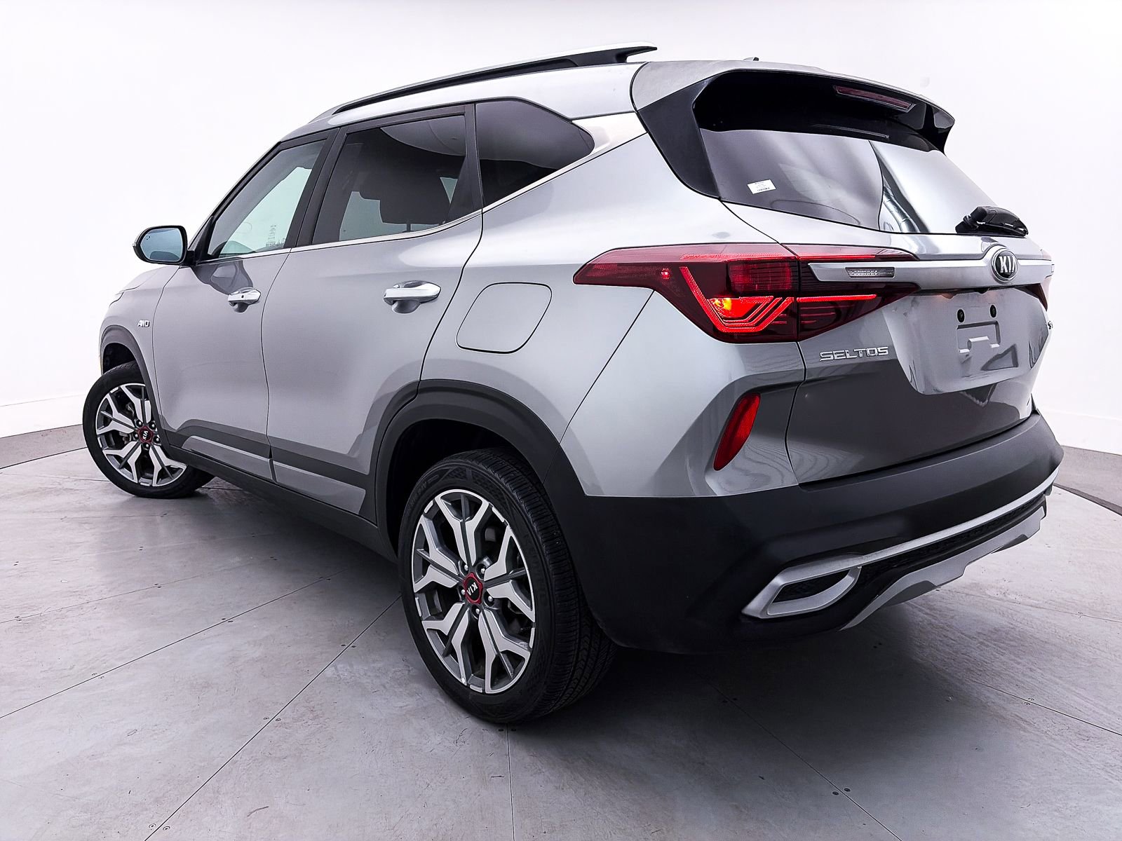 Certified 2021 Kia Seltos SX image 2