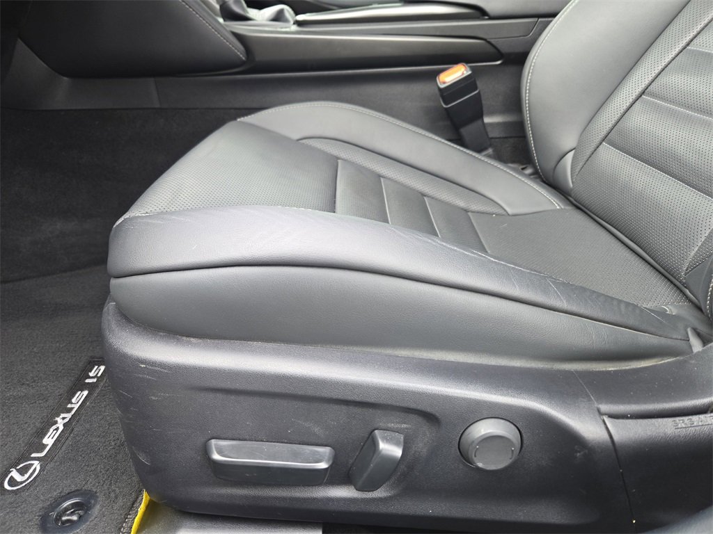 Used 2022 Lexus IS 350 F Sport image 25