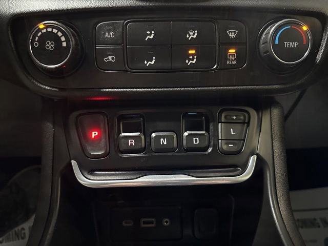 Used 2021 GMC Terrain SLE image 12