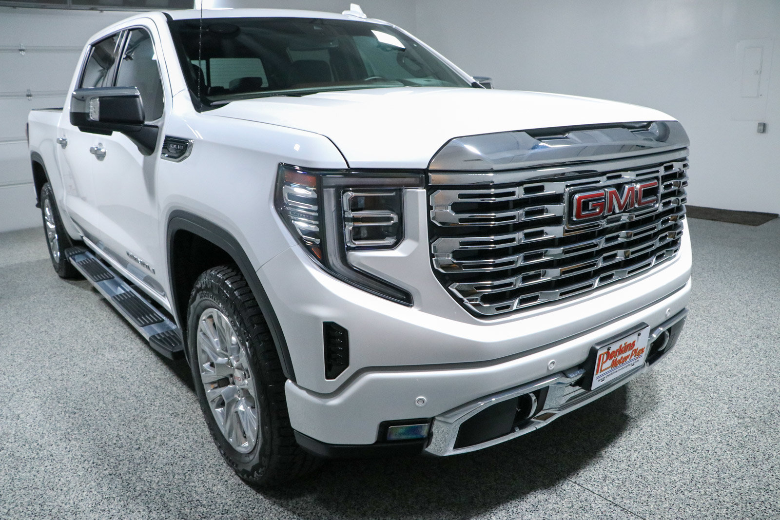 Used 2025 GMC Sierra 1500 Denali AWD/4WD image 5