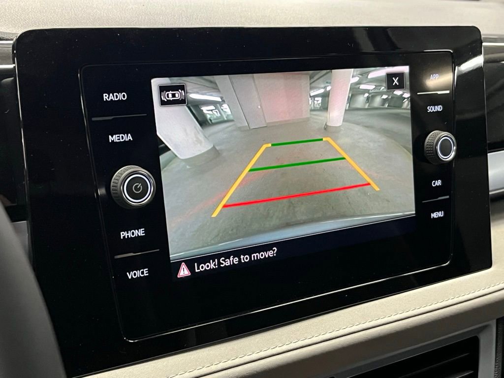 New 2025 Volkswagen Taos SE image 27