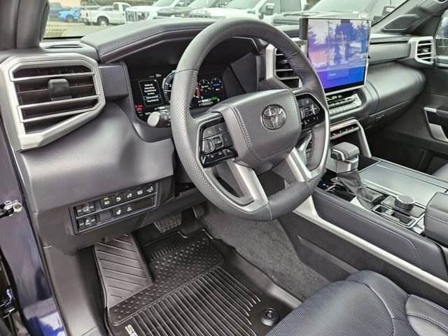 Used 2025 Toyota Sequoia Platinum AWD/4WD image 25