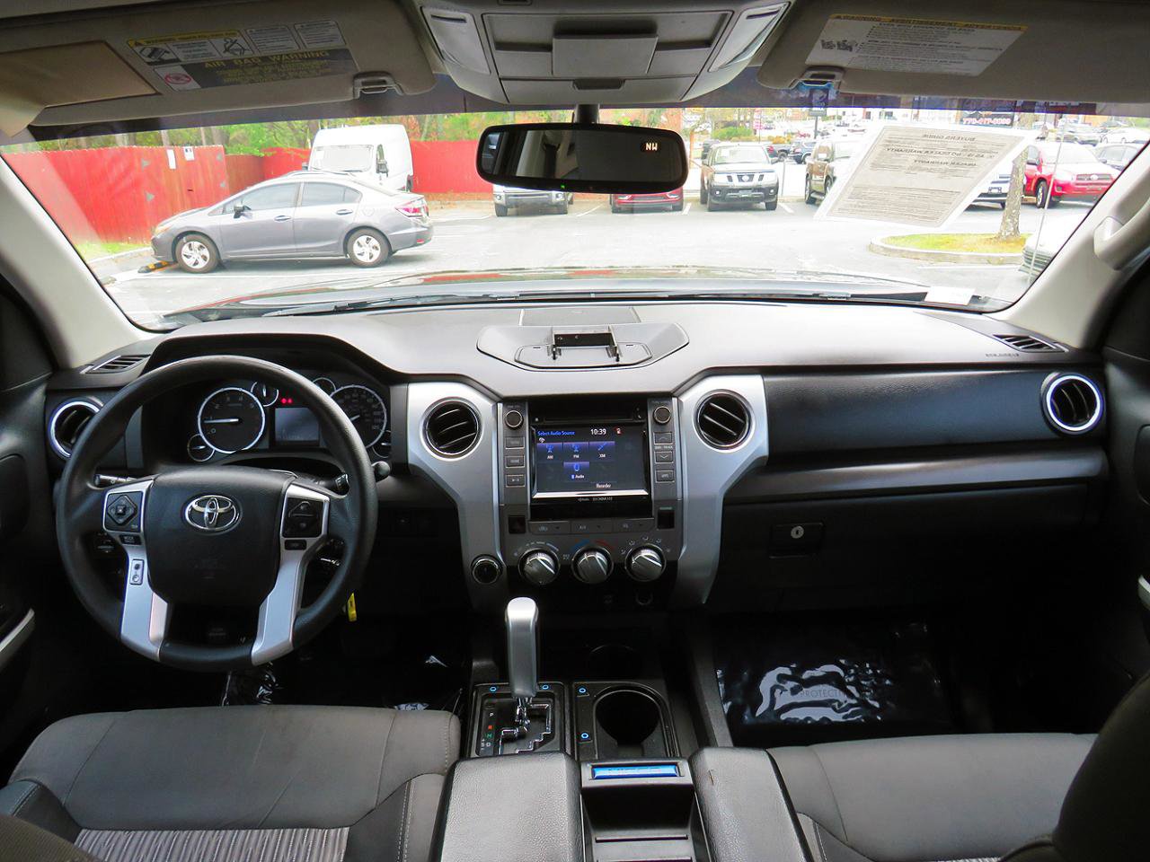 Used 2015 Toyota Tundra SR5 w/ SR5 Upgrade Package AWD/4WD image 17