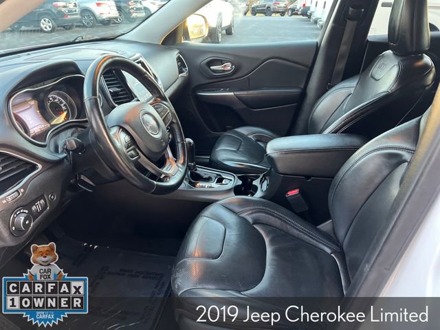 Used 2019 Jeep Cherokee Limited image 18