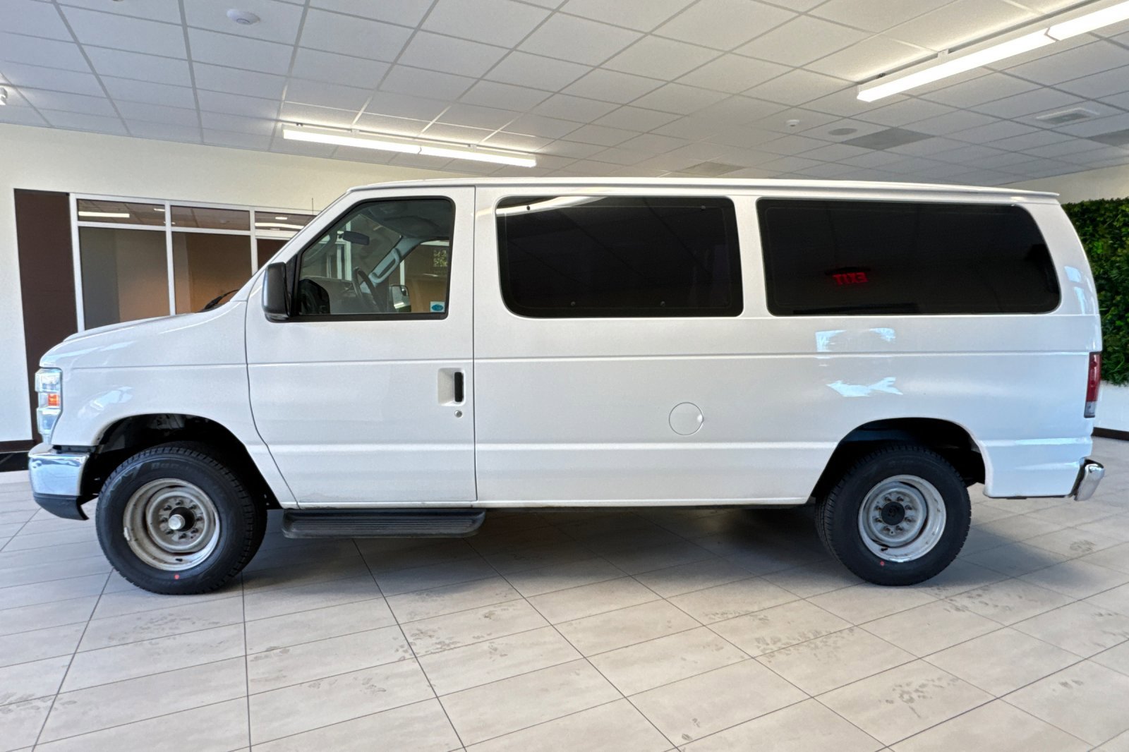 Used 2012 Ford E-150 and Econoline 150 XLT image 7