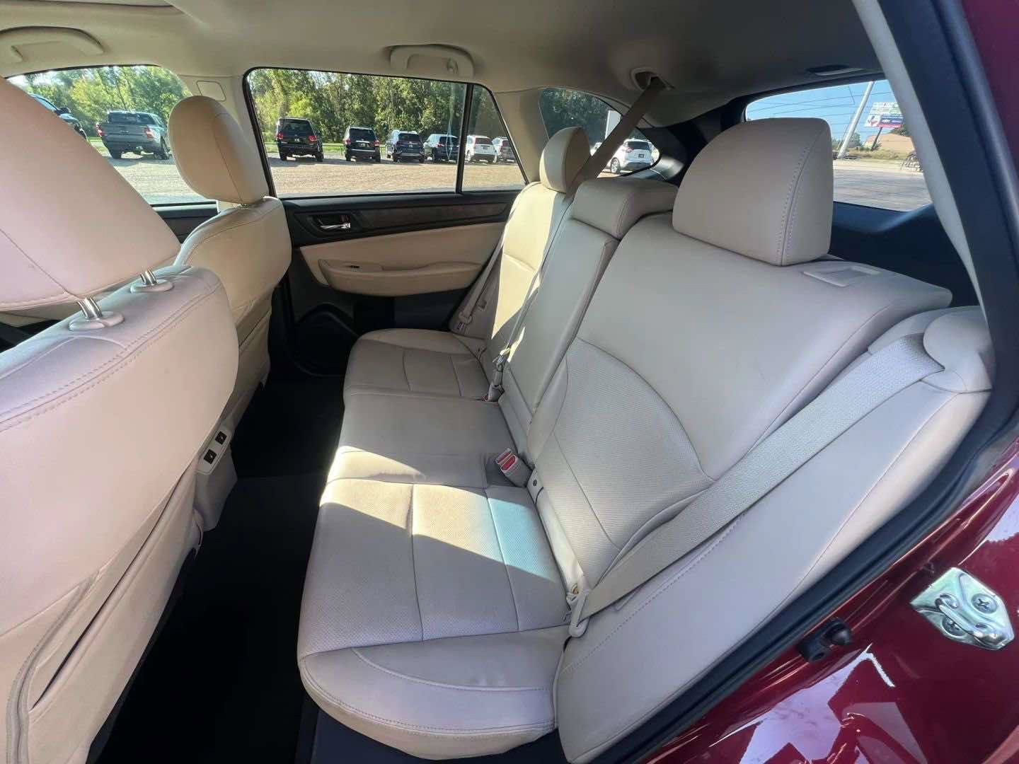Used 2017 Subaru Outback 2.5i Limited AWD/4WD image 8