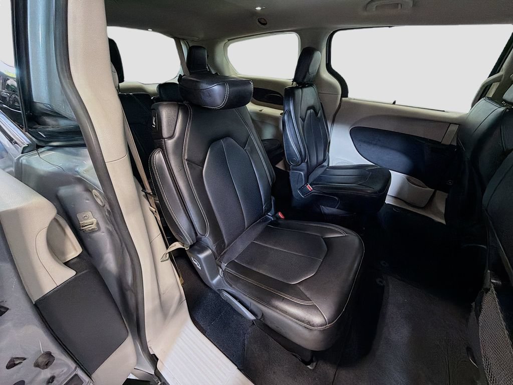 Used 2021 Chrysler Voyager Lxi FWD image 23