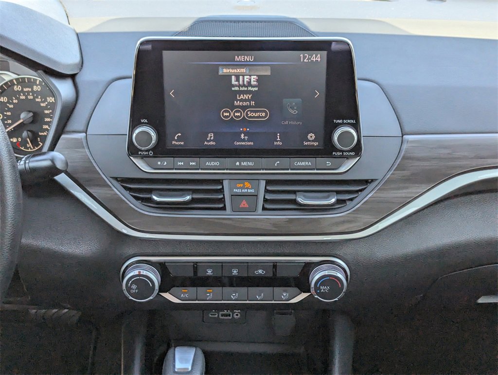 Used 2024 Nissan Altima 2.5 SV image 11