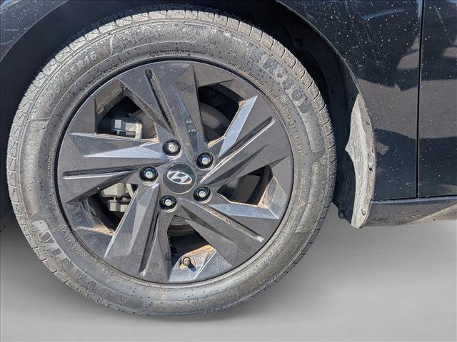 Used 2021 Hyundai Elantra SEL image 12
