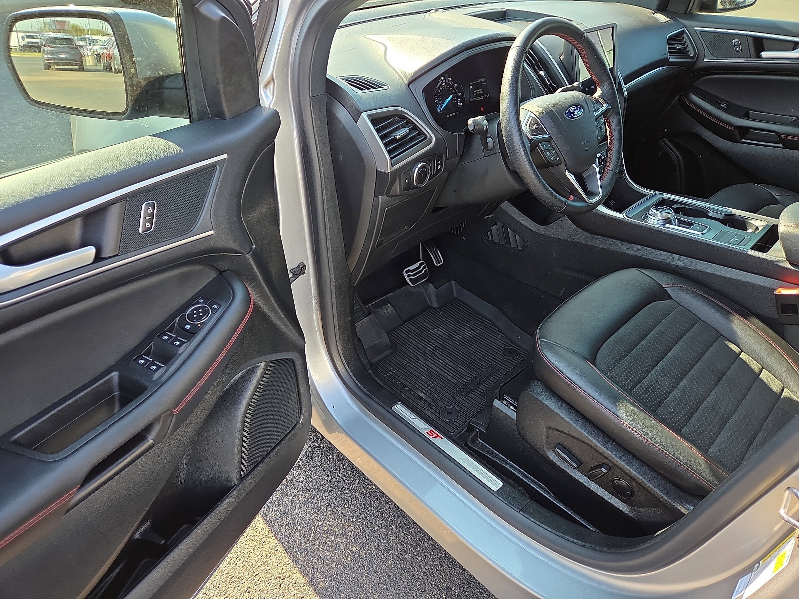 Used 2024 Ford Edge ST-Line image 10