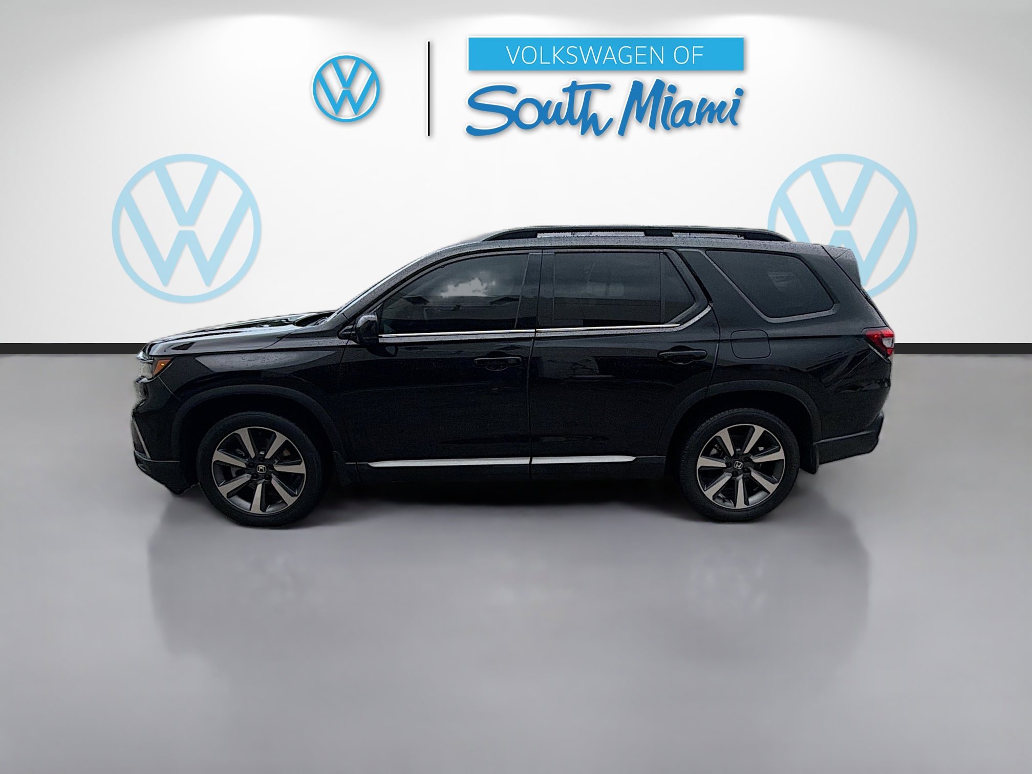 Used 2025 Honda Pilot Elite image 4