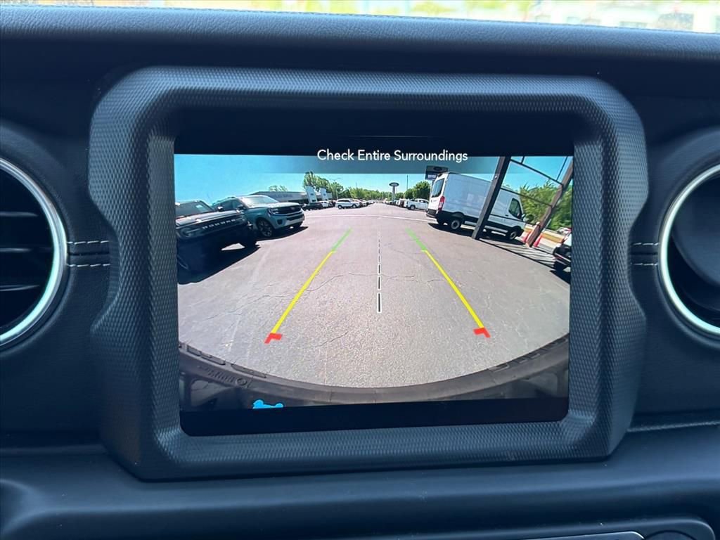 Used 2023 Jeep Wrangler Unlimited Sahara w/ Cold Weather Group image 25