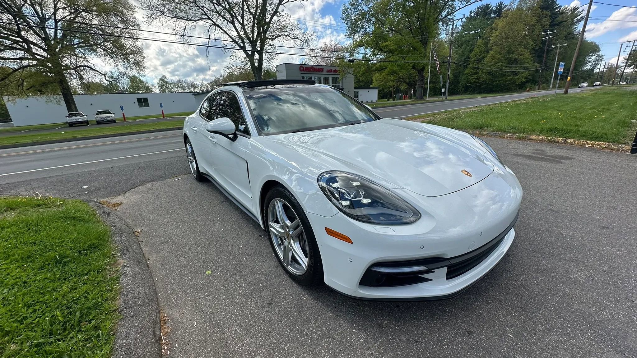 Used 2018 Porsche Panamera 4 AWD/4WD image 3
