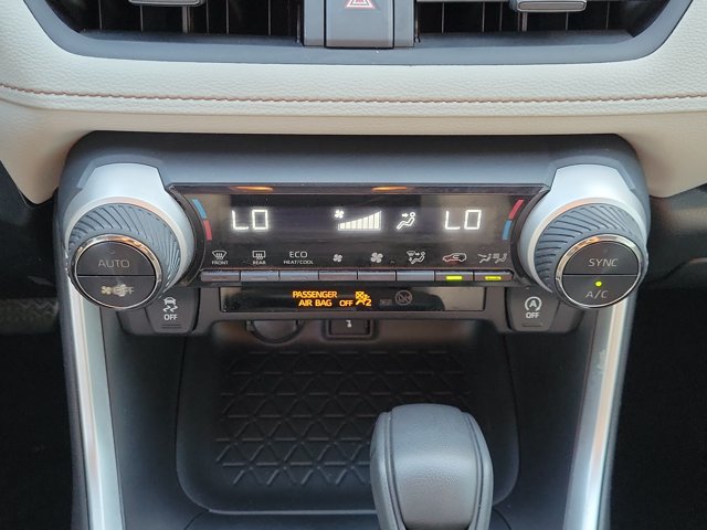 Used 2020 Toyota RAV4 XLE FWD image 19