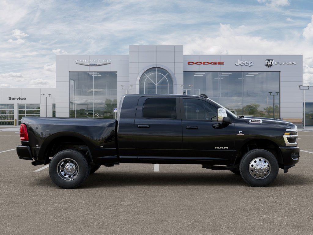 New 2026 RAM 3500 Laramie AWD/4WD image 21